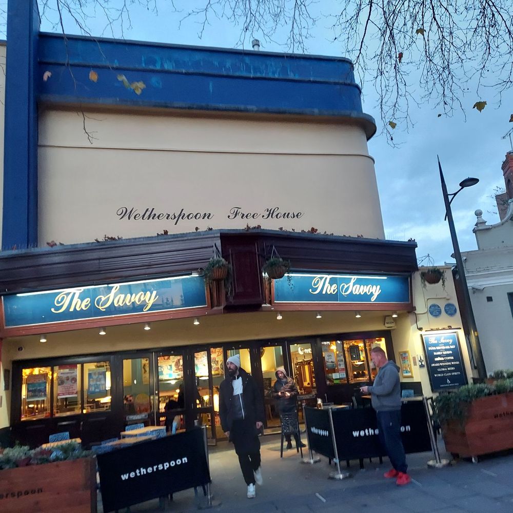 The Savoy - Pubs Near Me - Swindon, SWD