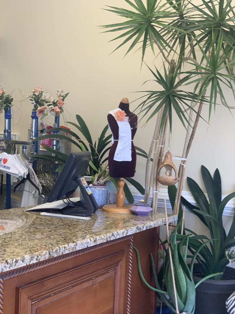 VILLAGE SQUARE CLEANERS Updated May 2024 20070 Ashbrook Commons Plz, Ashburn, Virginia