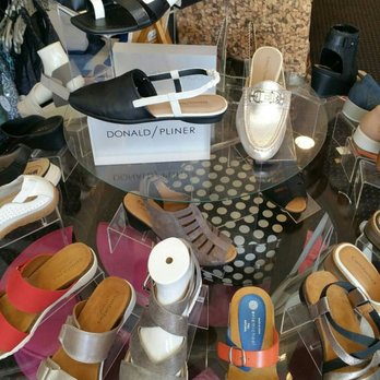 Mrs. B's Boutique - Amazing Footwear 
Earth,Donald Pliner,Eric Michael and so much more - Women's Clothing Near Me - Ventnor City, New Jersey