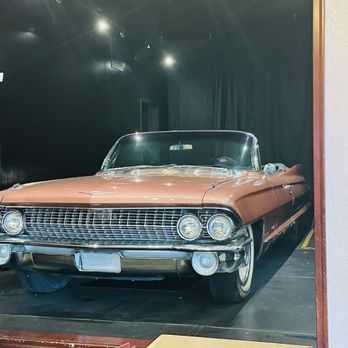 Cadillac Cafe - Pink Cadillac - Breakfast & Brunch Near Me - Portland, Oregon