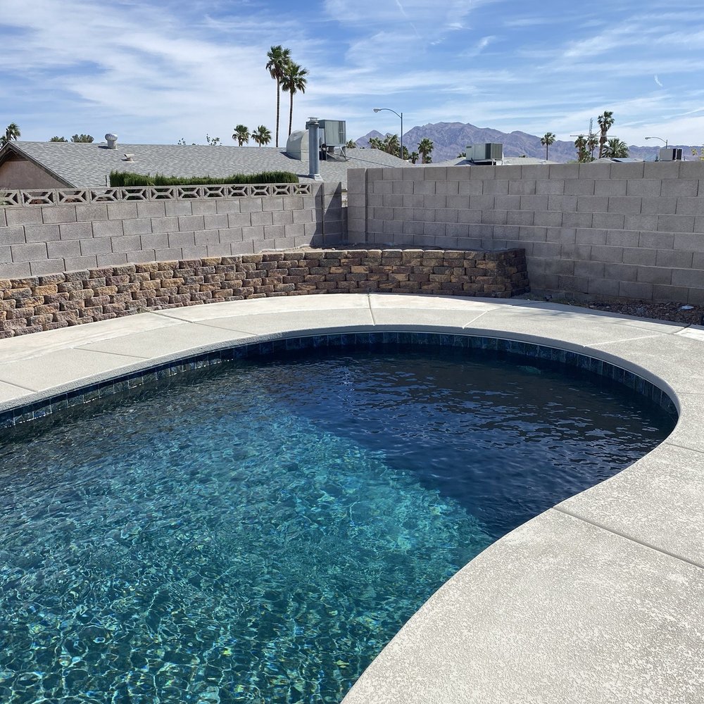 Retaining wall/planter bed Retaining wall/planter bed