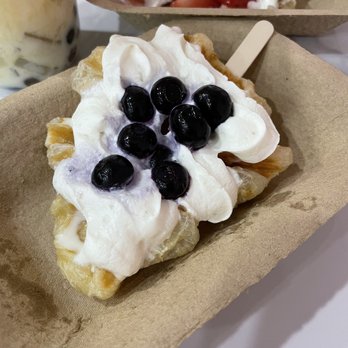 Sheng's Tea - Blueberry croffle - Bubble Tea Near Me - Edmonton, Alberta