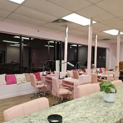 Pink Box Beauty Bar