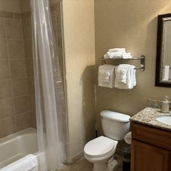 La Quinta Vacations Rental - Bathroom