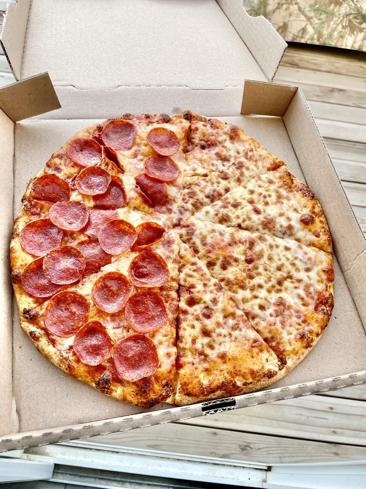 VILLAGE PIZZA 76 Photos & 148 Reviews 3545 Ranches Pkwy, Eagle