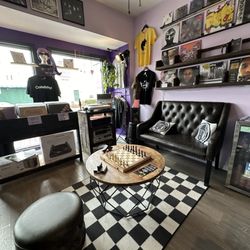 Buddha Belly Records - Cool hangout.