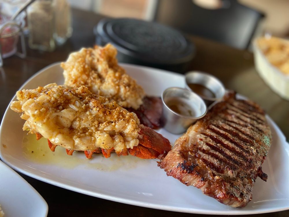 The Crazy Lobster Bar & Grill
