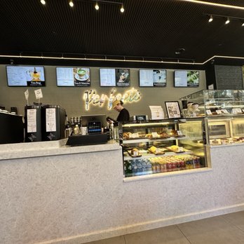 Perfecto Cafe - Cafes Near Me - Vancouver, British Columbia