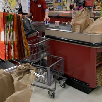 Hannaford Supermarket - Efficient employees - Grocery Near Me - Clinton, New York Hannaford Supermarket - Efficient employees - Grocery Near Me - Clinton, New York