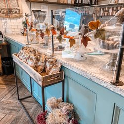 The Bloom Cafe - Cute fall set up