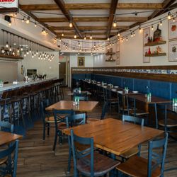 Caffe Vesuvio's Pizzaria - Hall
