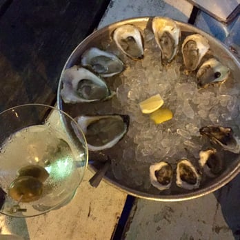 Perla's - Oysters and a dirty gin martini - Seafood Near Me - Austin, Texas Perla's - Oysters and a dirty gin martini - Seafood Near Me - Austin, Texas