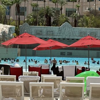 Mandalay Bay Beach - Swimming Pools Near Me - Las Vegas, Nevada