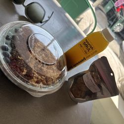 Nourish Your Soul - Believe in Magic Smoothie Bowl, Tropical Cleanser Juice, energy balls