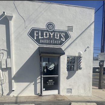 Floyd's 99 Barbershop - The back of the Barbershop and parking. - Barbers Near Me - Studio City, California