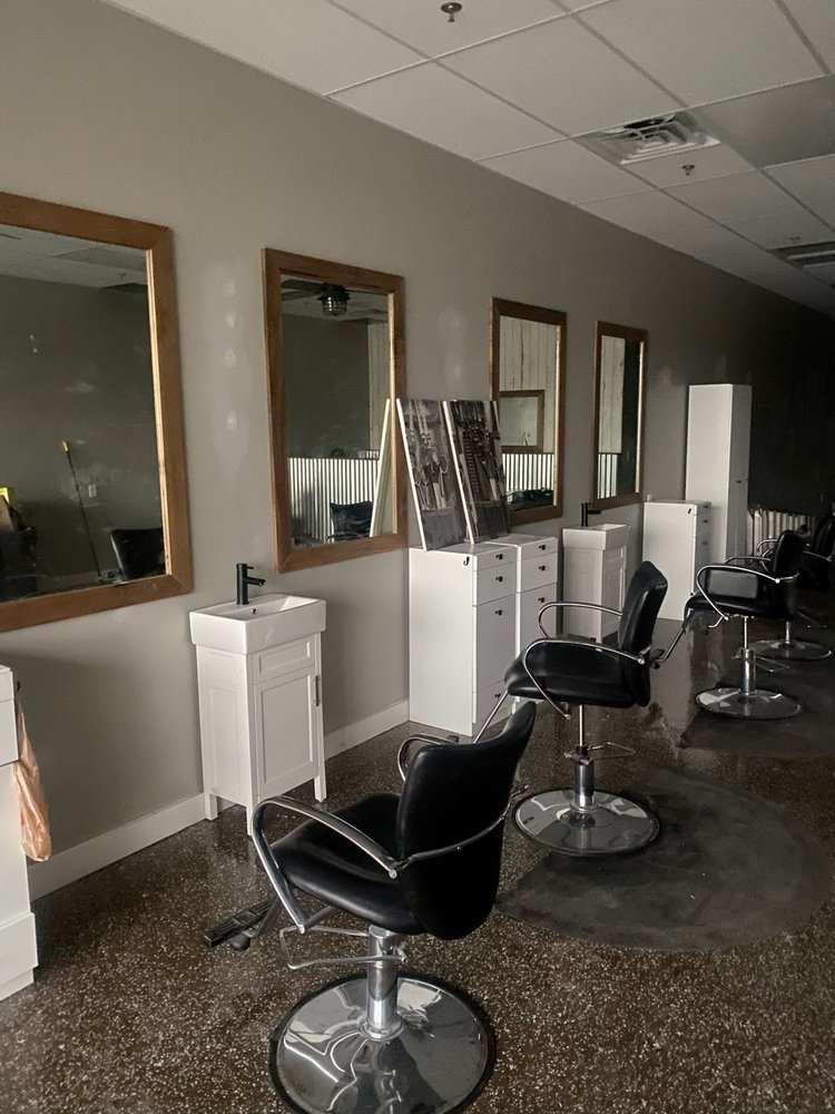 GLADYS BARBER & SALON Updated September 2024 1075 N 51st Ave