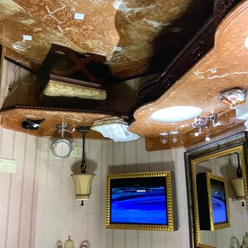 Peppermill Reno - Bathroom - Casinos Near Me - Reno, Nevada