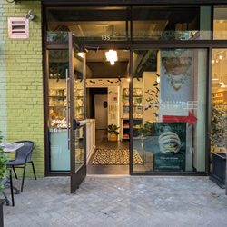Holst+Lee, Charlotte