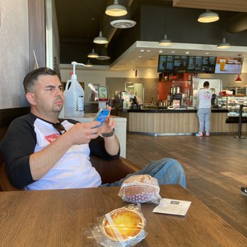 85°C Bakery Cafe-Tustin - Waiting on tea - Coffee & Tea Near Me - Tustin, California 85°C Bakery Cafe-Tustin - Waiting on tea - Coffee & Tea Near Me - Tustin, California