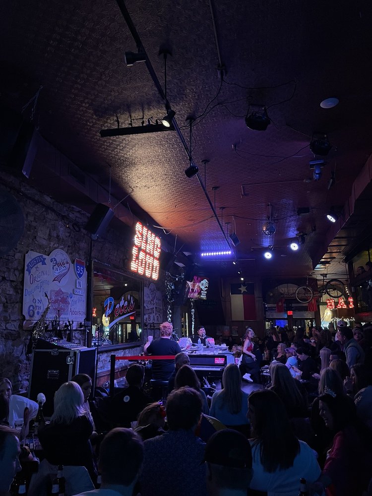 Pete's Dueling Piano Bar