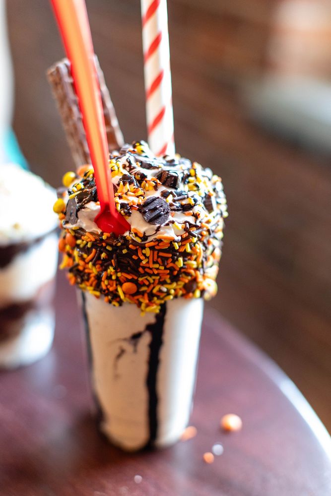 Lickee's & Chewy's Candies & Creamery