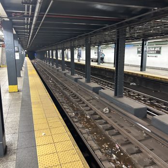 MTA - Lorimer Street Subway Station - Metro Stations Near Me - Brooklyn, New York MTA - Lorimer Street Subway Station - Metro Stations Near Me - Brooklyn, New York