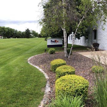FedEx Ship Center - FedEx Center sign & side of walkway to FedEx Center were drop packages off - Shipping Centers Near Me - Waukesha, Wisconsin FedEx Ship Center - FedEx Center sign & side of walkway to FedEx Center were drop packages off - Shipping Centers Near Me - Waukesha, Wisconsin