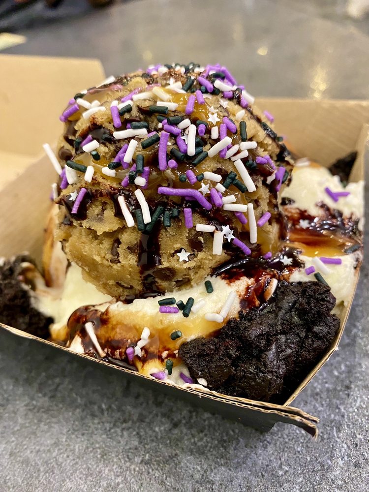 CINNAHOLIC Updated June 2024 112 Photos & 55 Reviews 1252 S