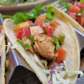 Moku Kitchen - Fish tacos - Cocktail Bars Near Me - Honolulu, Hawaii Moku Kitchen - Fish tacos - Cocktail Bars Near Me - Honolulu, Hawaii