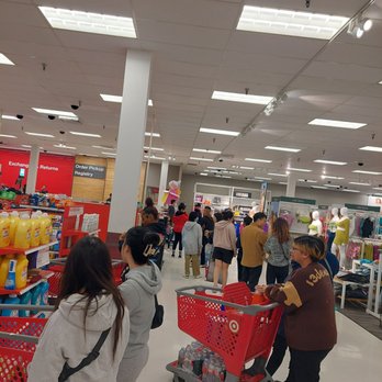 Target - Two registers open with 30 people waiting - Department Stores Near Me - San Jose, California Target - Two registers open with 30 people waiting - Department Stores Near Me - San Jose, California