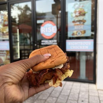 Rise Southern Biscuits & Righteous Chicken - CHICKEN CLUB - Chicken Shop Near Me - Winter Park, Florida