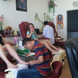 Golden Nails & Spa