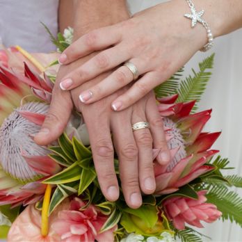 Affordable Barefoot Maui Wedding - Wedding Planning Near Me - Kihei, Hawaii Affordable Barefoot Maui Wedding - Wedding Planning Near Me - Kihei, Hawaii