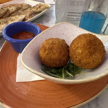 Vittoria - Italian Near Me - Edinburgh, EDH