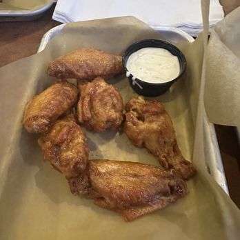 Buffalo Wild Wings - Honey Garlic - Sports Bars Near Me - Williamsburg, Virginia