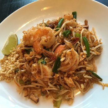Cafe Chili - Shrimp pad Thai - Thai Near Me - Brooklyn, New York