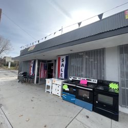 Home Improvement Outlet - Store fromt