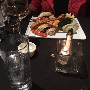 Von's Steak House & Oyster Bar - Lobster and Crab - Seafood Near Me - Edmonton, Alberta Von's Steak House & Oyster Bar - Lobster and Crab - Seafood Near Me - Edmonton, Alberta