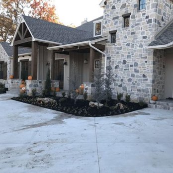 918 Landscape - the front of the home - Lawn Services Near Me 918 Landscape - the front of the home - Lawn Services Near Me