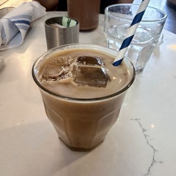 Bluestone Lane Harvard Square Café - Ice Magic - Coffee & Tea Near Me - Cambridge, Massachusetts