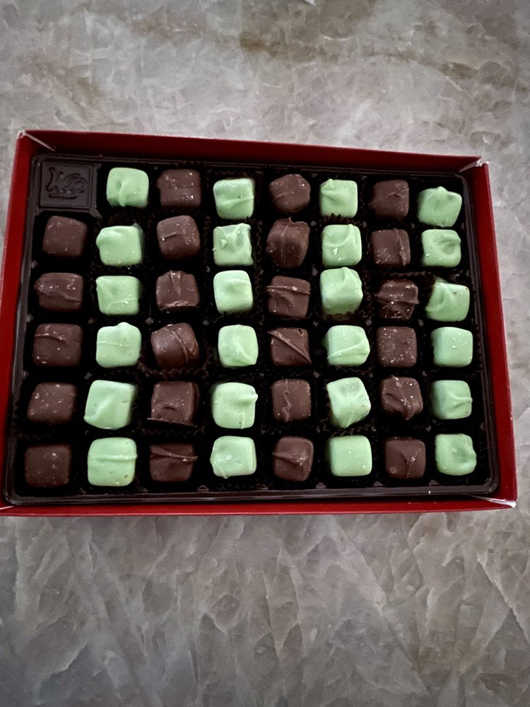 FANNIE MAY FINE CHOCOLATES - Updated May 2024 - 69 Photos & 36 Reviews - 5353 Lauby Rd, North 