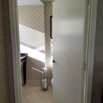 Hamilton Hotel - 9th floor, double bed, corner room ..restroom - Hotels Near Me - Washington, DC, District of Columbia Hamilton Hotel - 9th floor, double bed, corner room ..restroom - Hotels Near Me - Washington, DC, District of Columbia