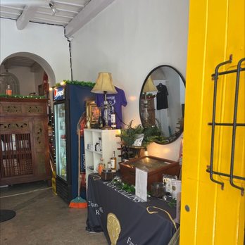 Don Collins - Entrance area - Tobacco Shops Near Me - San Juan, Puerto Rico Don Collins - Entrance area - Tobacco Shops Near Me - San Juan, Puerto Rico