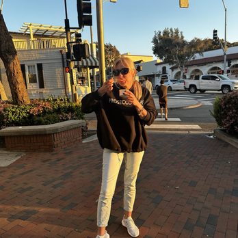 Chantilly Ice Cream - Ice Cream & Frozen Yogurt Near Me - Laguna Beach, California