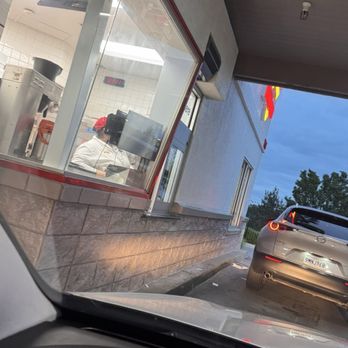 In-N-Out Burger - Burgers Near Me - Pinole, California In-N-Out Burger - Burgers Near Me - Pinole, California
