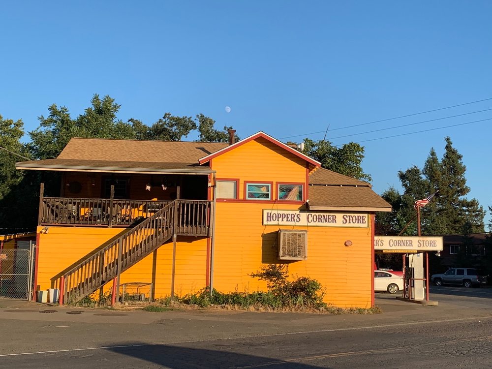 HOPPERS CORNER BAR AND SALOON Updated August 2024 10770 Main St