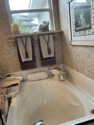 Residential recurring cleaning - Residential recurring cleaning, also known as maintenance cleaning, is a regular cleaning service that helps keep your home from becoming too dirty or disorganized. You can choose a cleaning schedule that works for you, such as weekly, biweekly, or monthly.