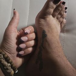 Hollywood Nails - Acrylic manicure and pedicure