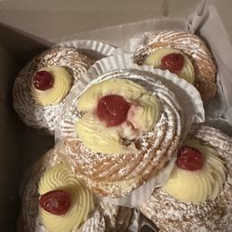 Wrong pastry -- NOT Sfingi :( Wrong pastry -- NOT Sfingi :(