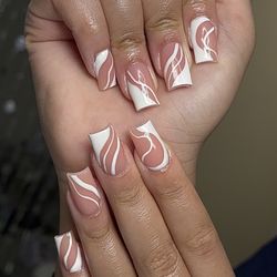 Poppinn' Nails - Classic acrylic full set - Long Island Nail Tech